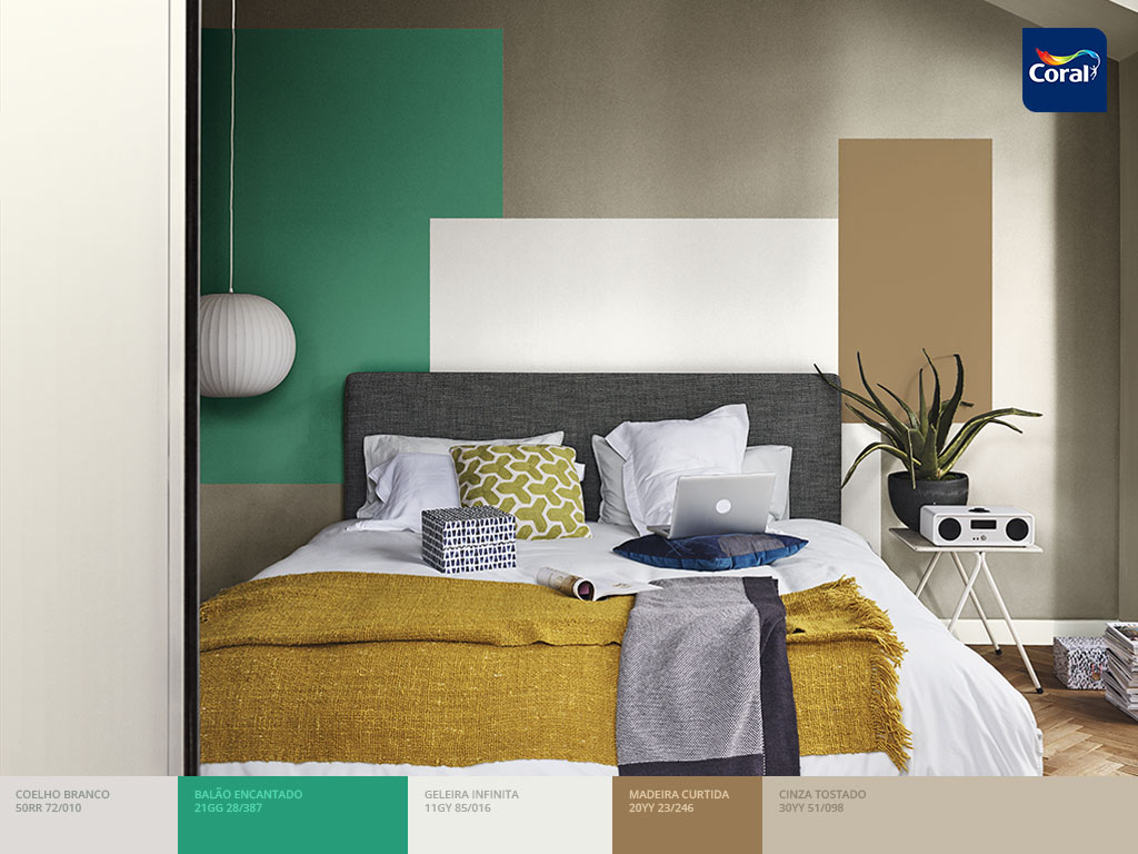 Use a pintura geométrica para decorar a parede da cabeceira da cama. Imagem Coral Matiz